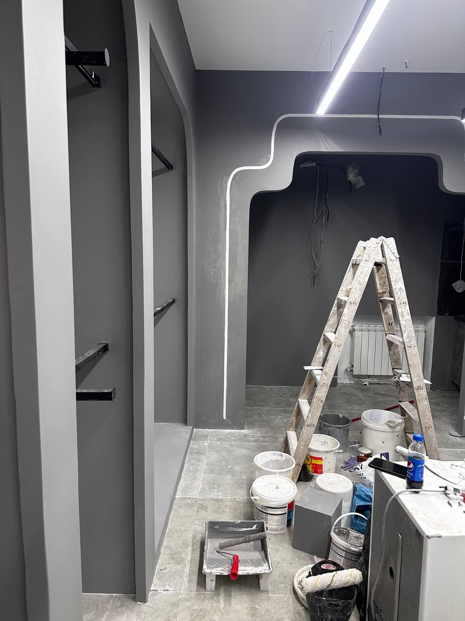 اجرای دیوار دکوراتیو منحنی با طراحی مدرن و فرمهای خاص اجرای دیوار دکوراتیو منحنی با طراحی مدرن و فرمهای خاص